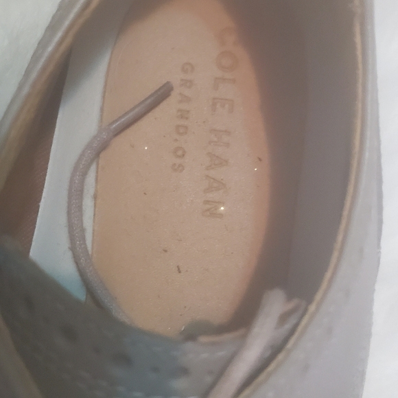 Shoes - Picture 4 of 4